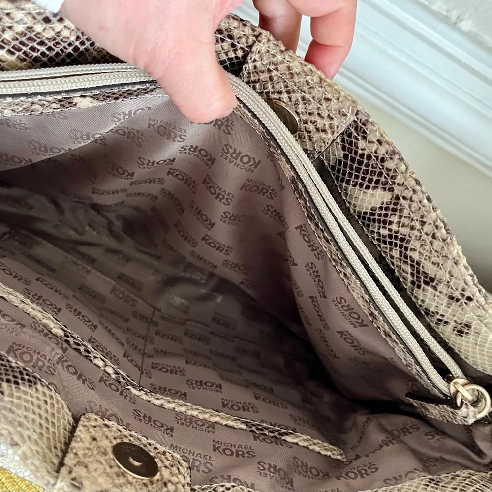 NEW condition Michael Kors Phyton Purse - Picture 15 of 16